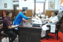 Shri Siddesh Naik, President of North Goa Zilla Panchayat, Anil Kumar Pawar, Ranganath Kavlekar called on Hon'ble Governor at Raj Bhavan.