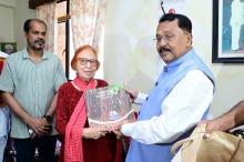 Hon’ble Governor visited the residence of Adv. Libiya Lobo Sardesai, Padmashree Awardee.