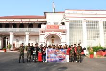 Kohima (Nagaland) (Assam Rifles) interacted with Hon'ble Governor and Exchanged Presentations at Raj Bhavan.