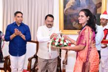 Shri Govind Gaude, Hon’ble Minister for Sports, Art & Culture along with Shri Arvind Khutkar, Director of Sports & Youth Affairs, Shri Irwin Cordo, Asstt. Director & Youth Delegation from Central Asian Council called on Hon'ble Governor at Raj Bhavan.